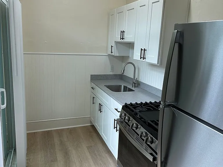 2211 NE 50th St — Photo 9