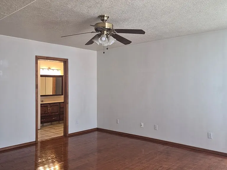 5832 Avenida La Barranca NW — Photo 11