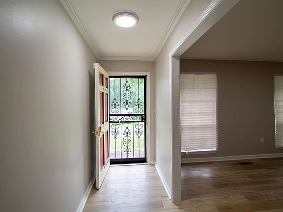 3rd image of 305 Melanie Dr