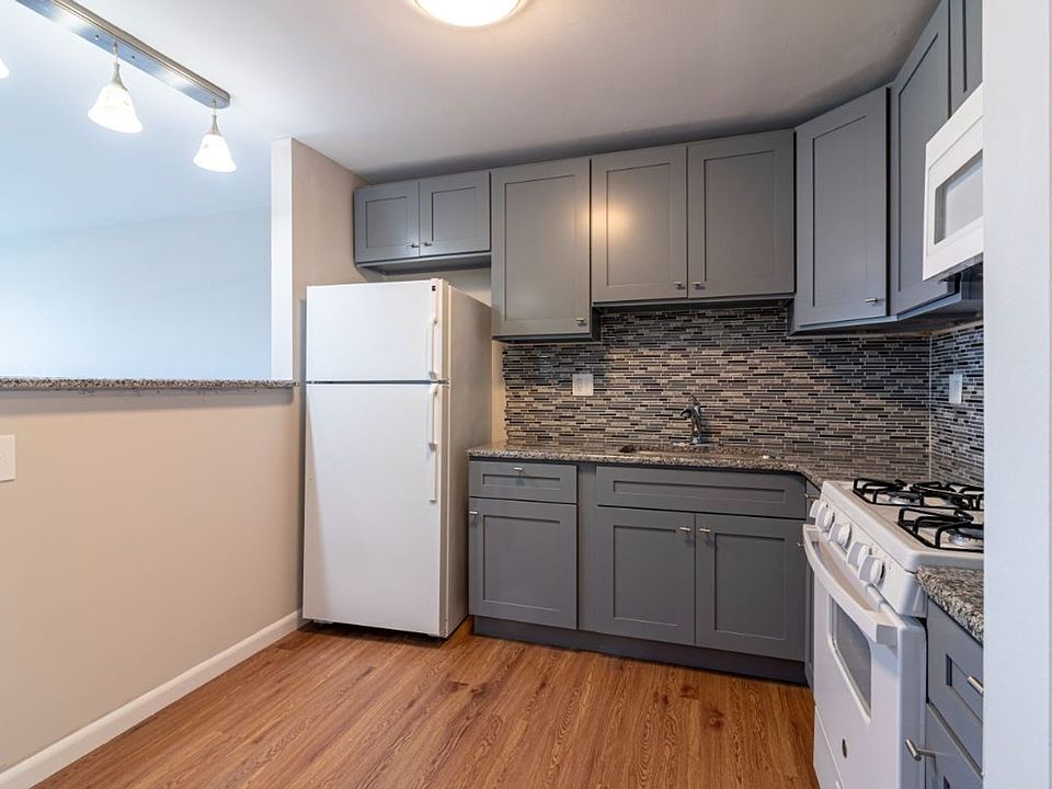 1st image of 9843 Frankford Ave #1F