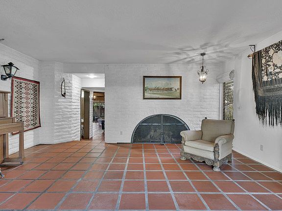 5th image of 38 Church St