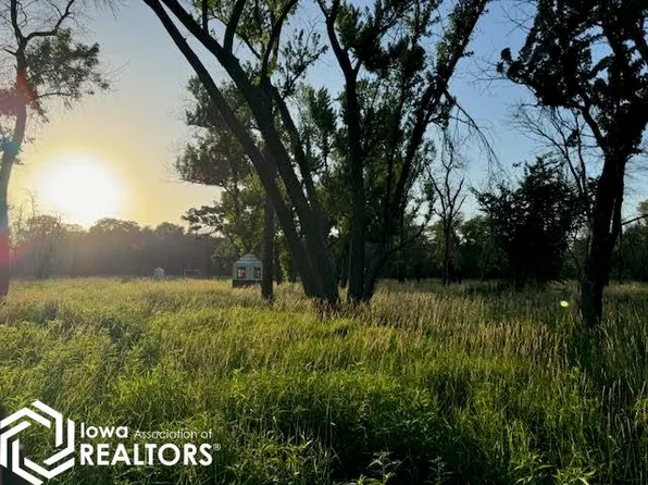 2356 Newport Ave, Bedford, IA 50833