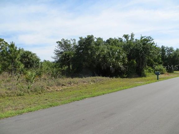 2nd image of 17412 Gulfspray Cir
