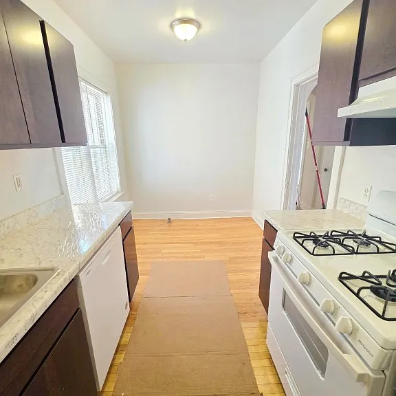1600 W Estes Ave #3B — Photo 4