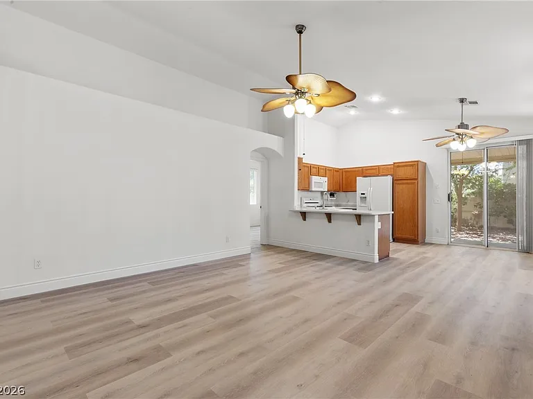 1701 Warrenville St — Photo 5