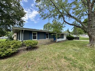 236 W Crown Ln, Fort Wayne, IN 46807