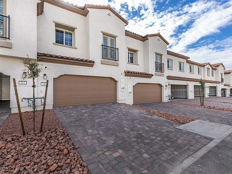 945 Jigglypuff Pl — Photo 38
