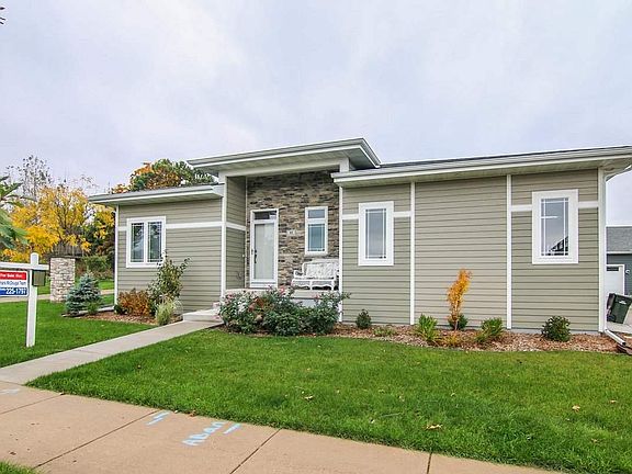 4th image of 11 Oak Park Way