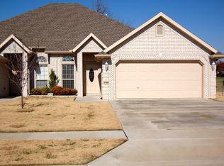 6188 W Milliken Bnd, Fayetteville, AR 72704