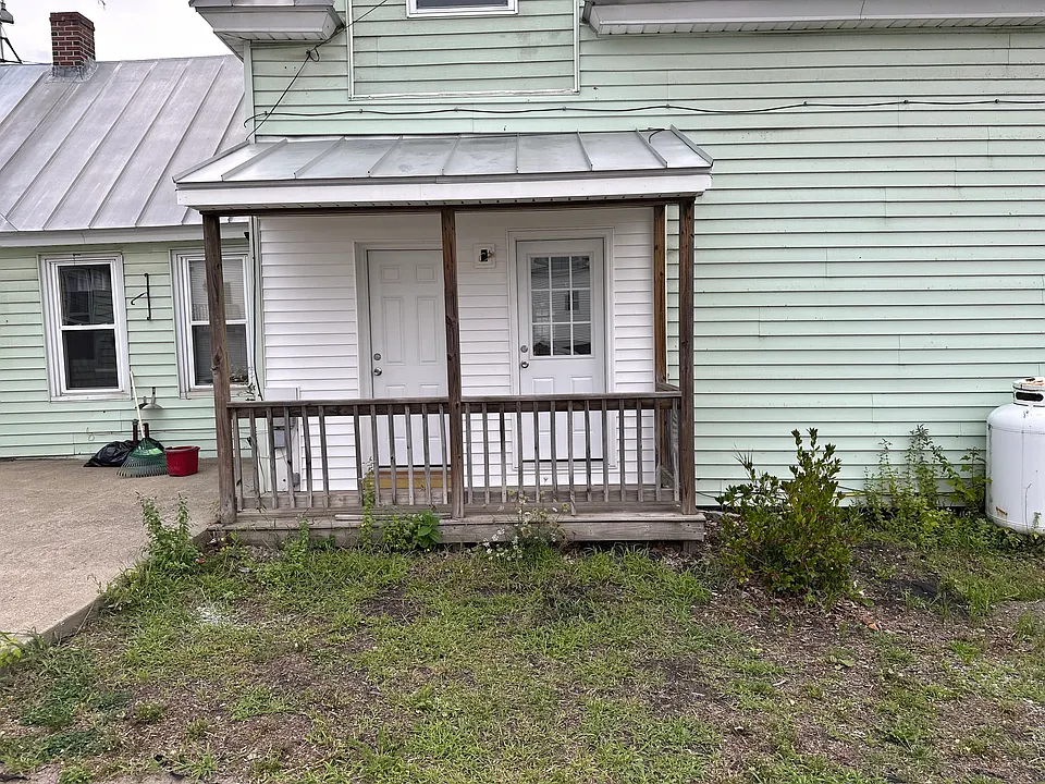 12 East St #1
