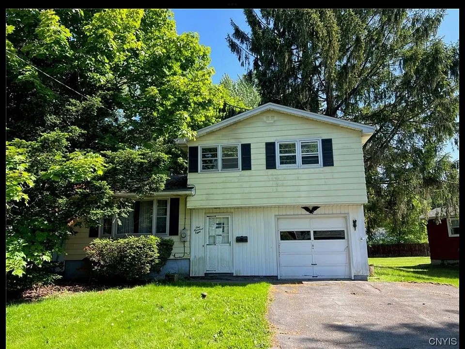 108 Rosewood Dr