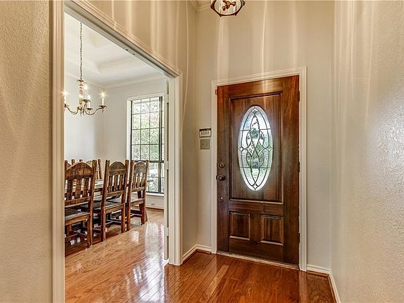 4th image of 4515 Silverthorn Dr