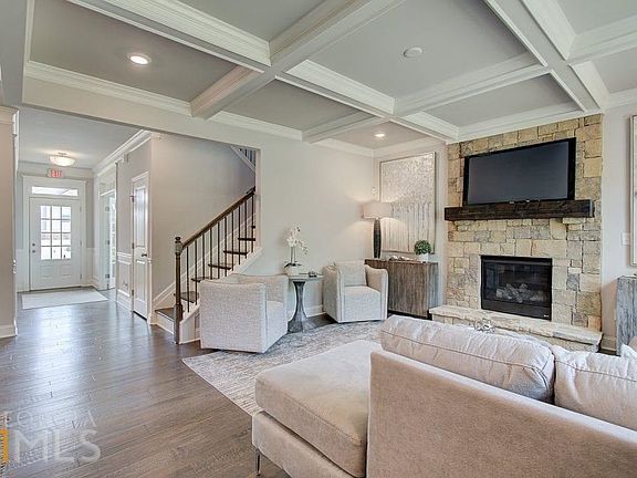 2nd image of 4494 Silver Oak Dr SW