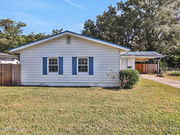 2nd image of 445 SW MCFARLANE Avenue