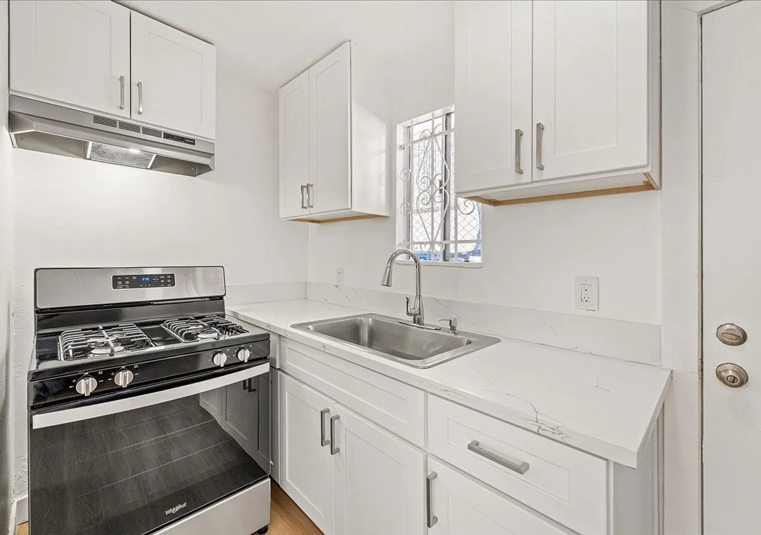 Cozy and Affordable Apartment For Rent! — Photo 3