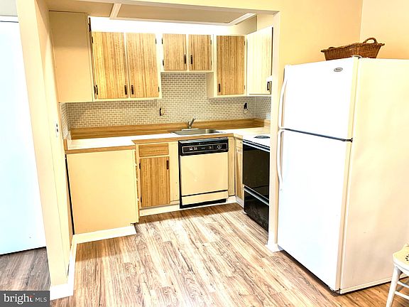 5th image of 100 E Glenolden Ave APT T17