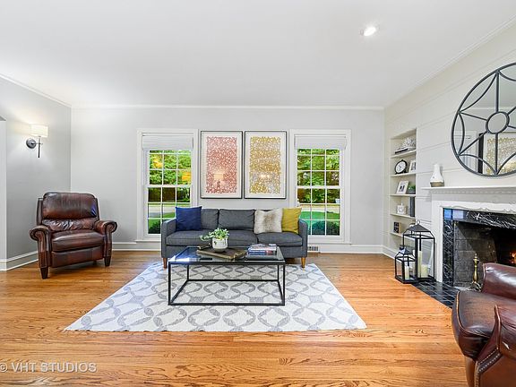 3rd image of 1241 Richmond Ln