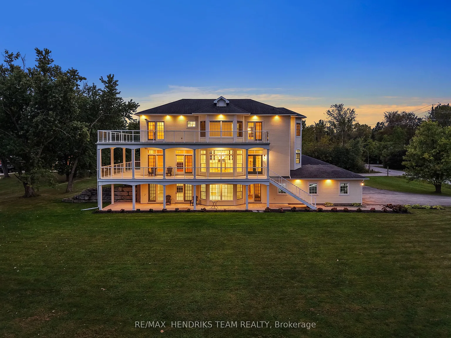 3 bed, $5,800 — Photo 1