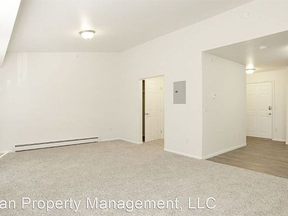 4th image of 3807 30th Ave S #202