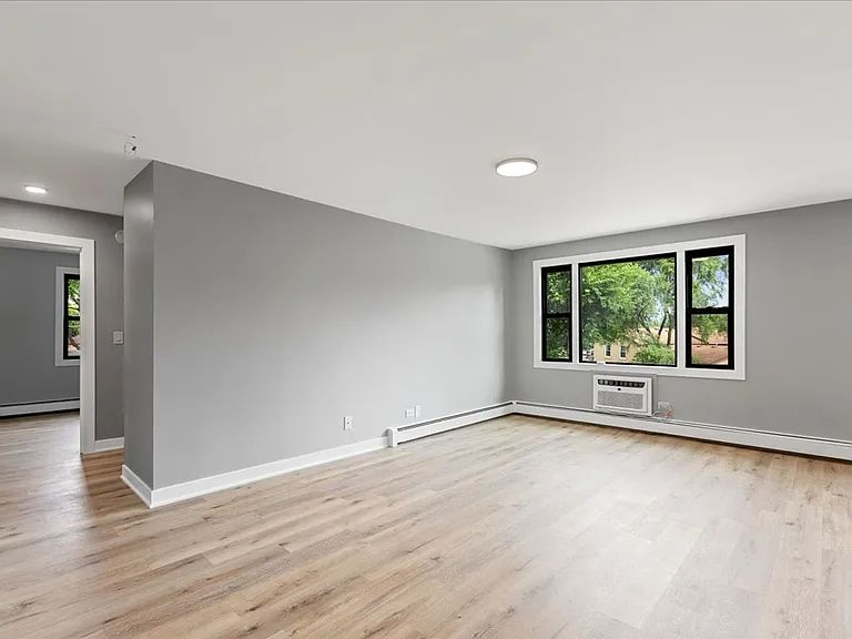 Maple Grove Apartments - Luxury and Convenience in Mundelein! — Photo 7