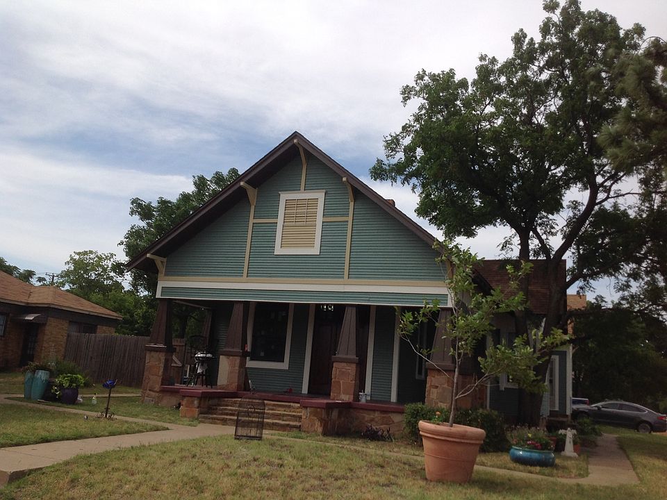 1st image of 211 E North St