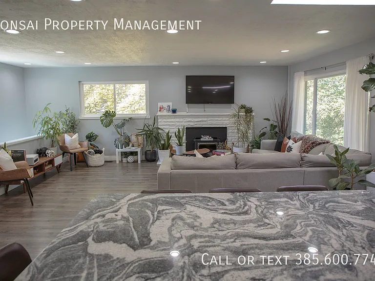 3281 E Fortuna Dr — Photo 12