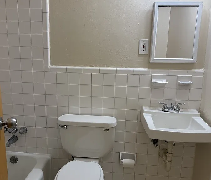 1421 Belmont St NW #12 — Photo 3
