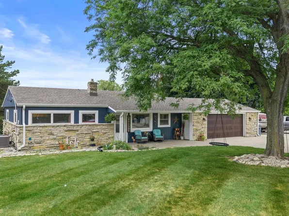 N68W29926 Hartling ROAD, Hartland, WI 53029