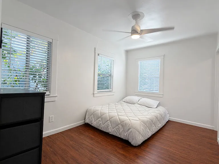 740 Daisy Ave — Photo 9