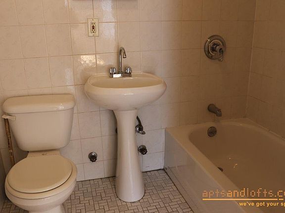 4th image of 131 Columbia St APT B3