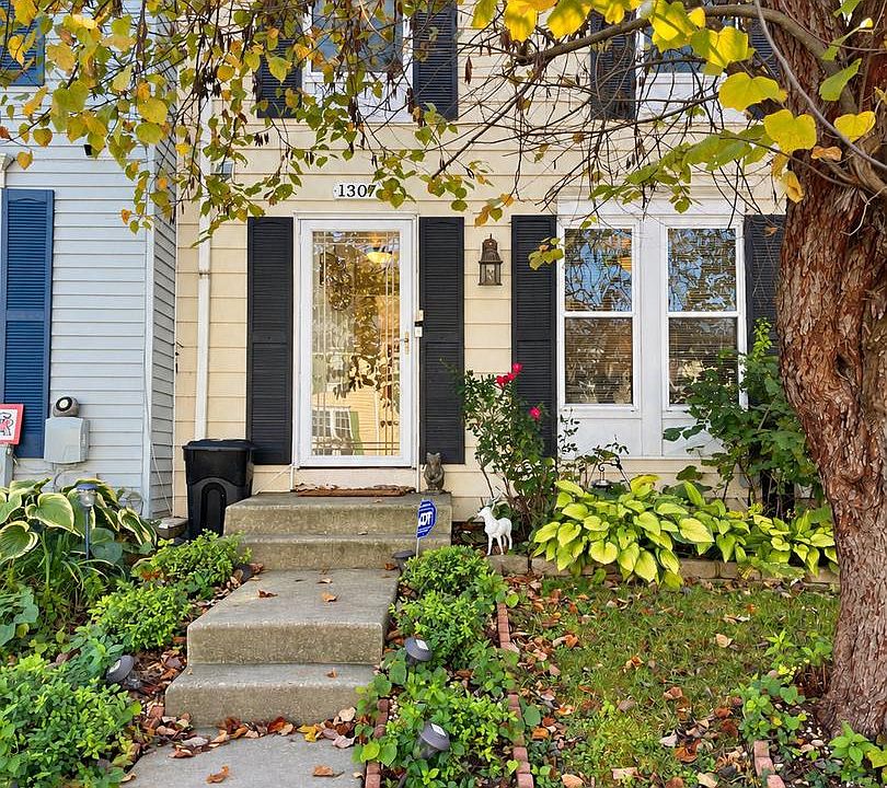 1st image of 1307 Acorn Ridge Ct