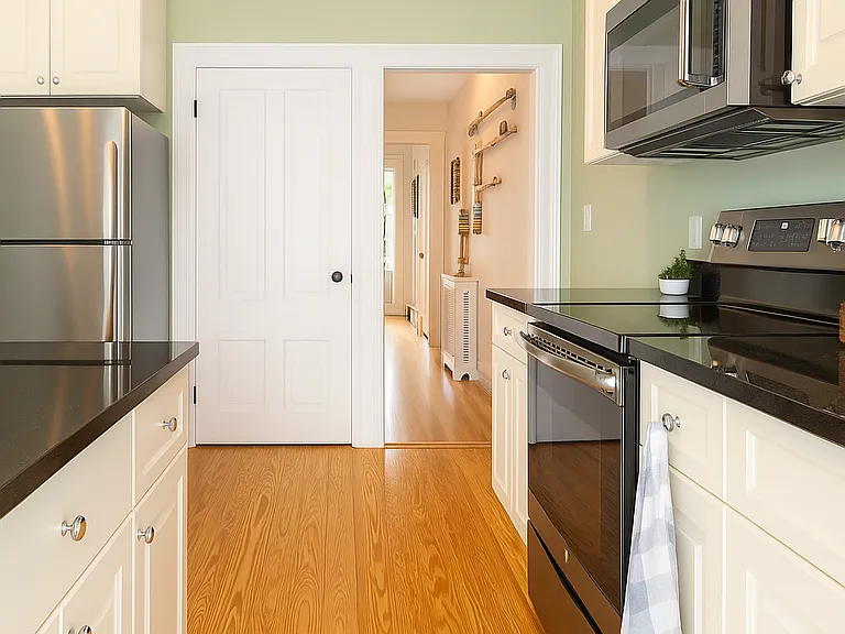 30 Lee Ave — Photo 9