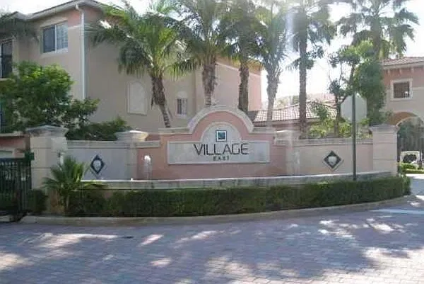 2 bed, 2.0 bath, 1054 sqft, $1,350 — Photo 1