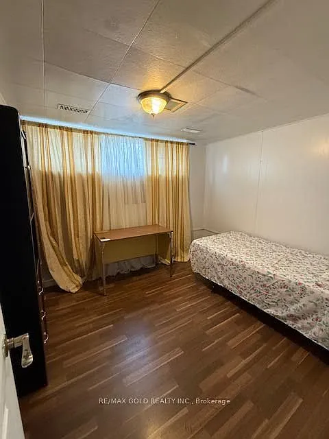 3 bed, $2,390 — Photo 4