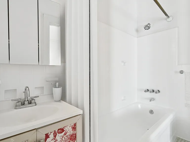 284 5th Ave #6D — Photo 5