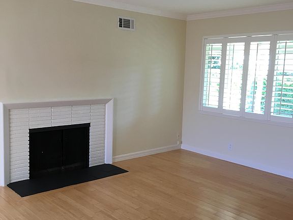 4th image of 18120 Bailey Dr