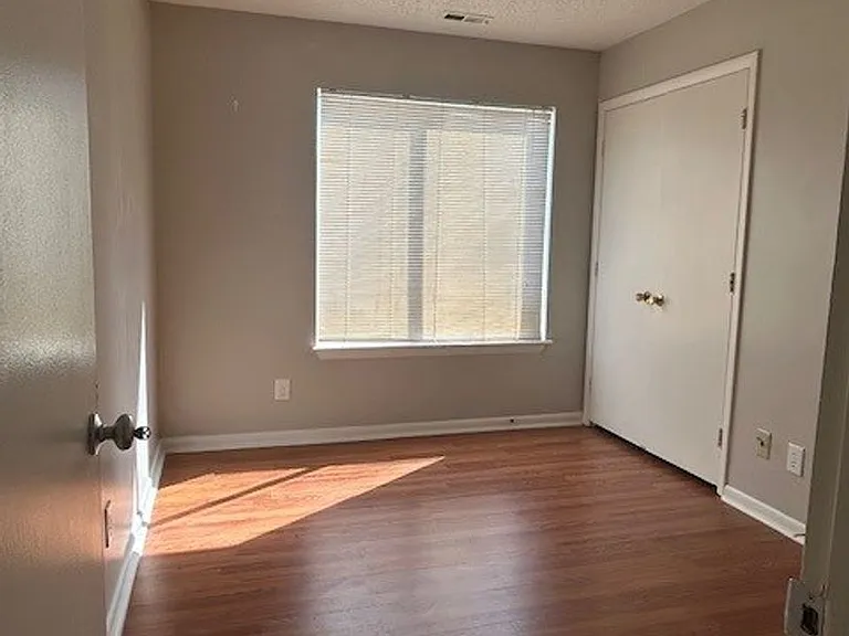 9505 University Terrace Dr #D — Photo 12