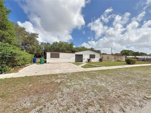 1910 NW 163rd St, Miami Gardens, FL 33054