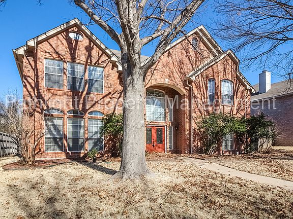 2nd image of 1801 Falmouth Dr