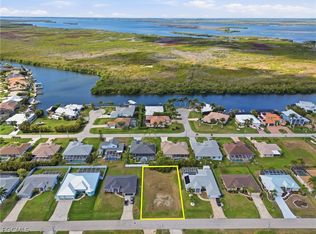 2902 SW 29th Pl, Cape Coral, FL 33914