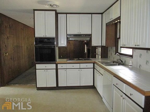 4th image of 1334 Hill Dr SW