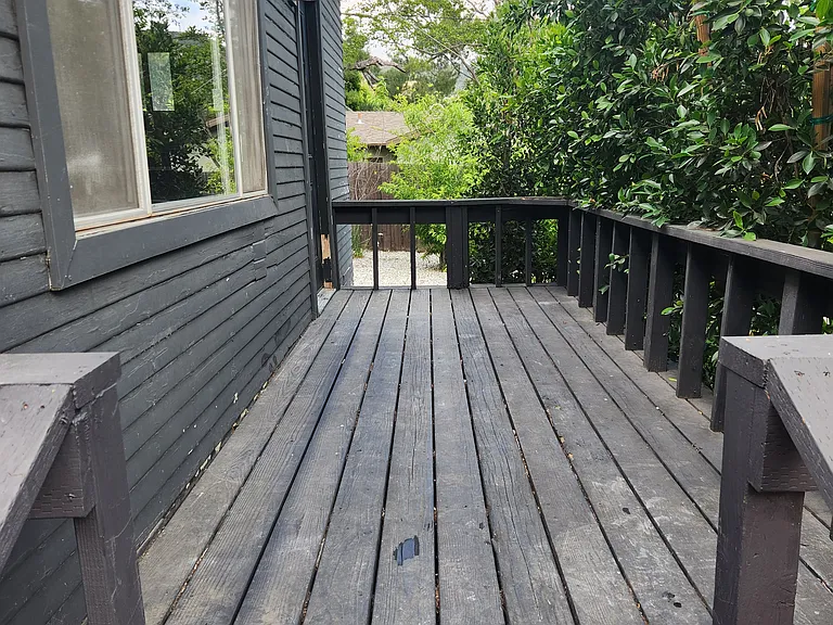 1635 Del Valle Ave — Photo 4