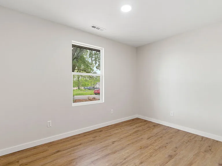 402 S Frisco #B — Photo 16