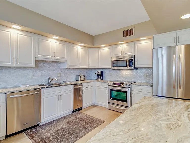 4041 Gulf Shore Blvd N #7 — Photo 11