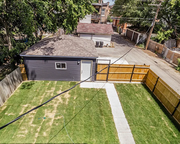 725 N Waller Ave #1 — Photo 11