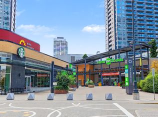13725 George Jct #809, Surrey, BC V3T 0R1