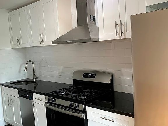5th image of 65 E 19th St APT 4C