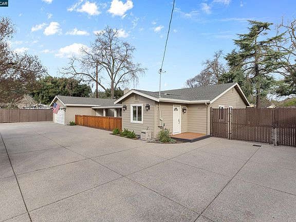 3rd image of 484 Diablo Rd