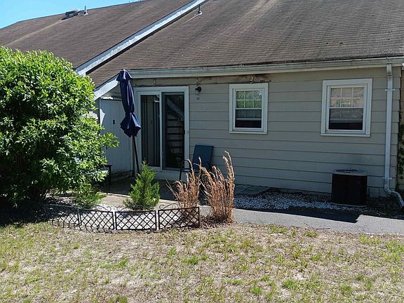2nd image of 48 Dover Walk #48