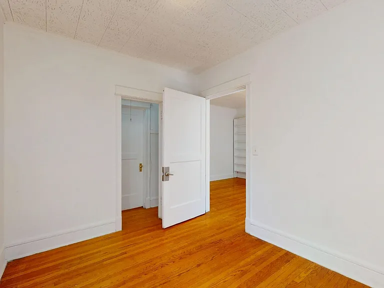 1358 E. 58th Street — Photo 28